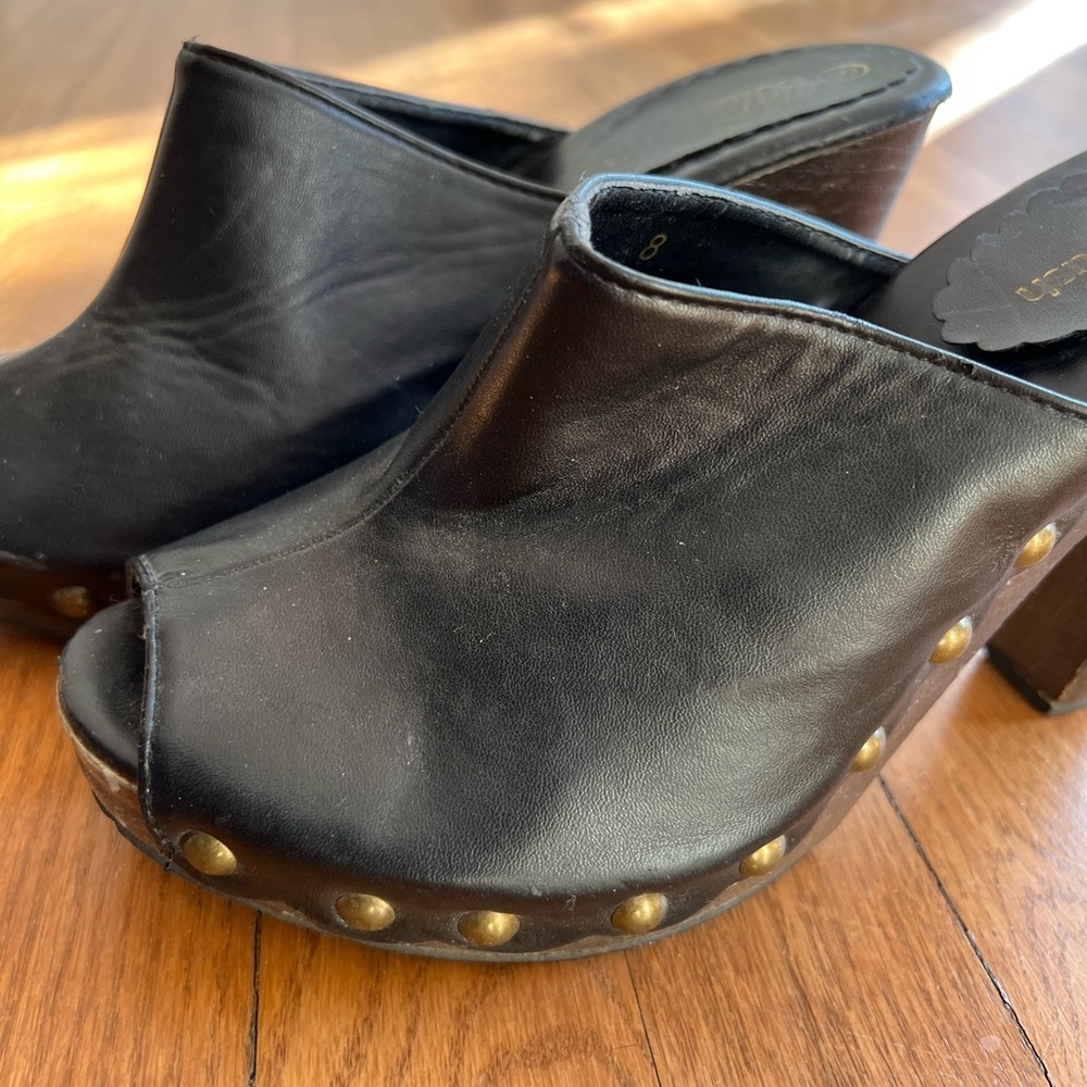 Clogs - Picture 9 of 9